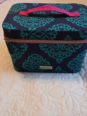 Ellen Tracy Navy and Teal Damask Cosmetic Case with Pink Handle